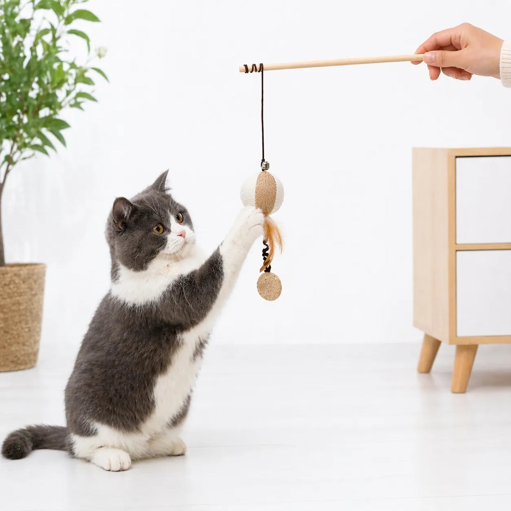 Canne à pêche chat en bois - Plumes naturelles et clochette